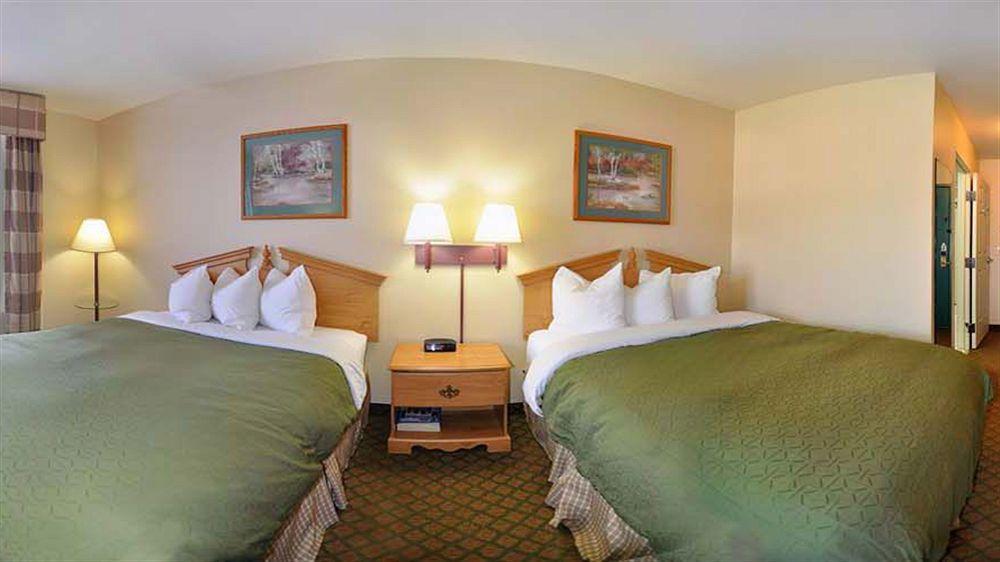 Comfort & Jfk Blvd Hotel 2*